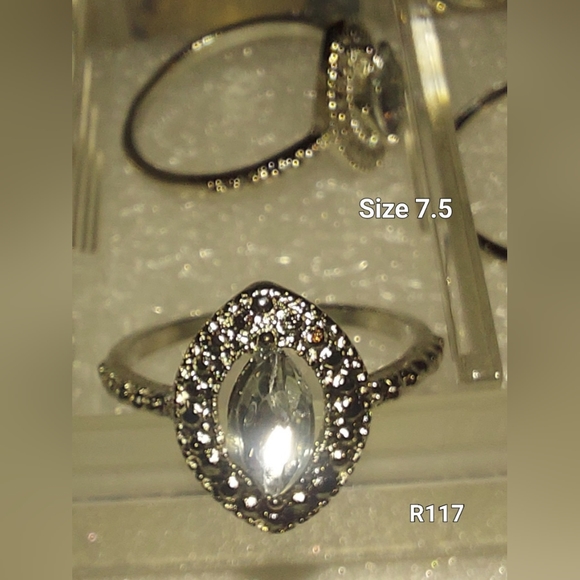 Fashion rings ASST TYPES AND SIZES NEW - Picture 1 of 16